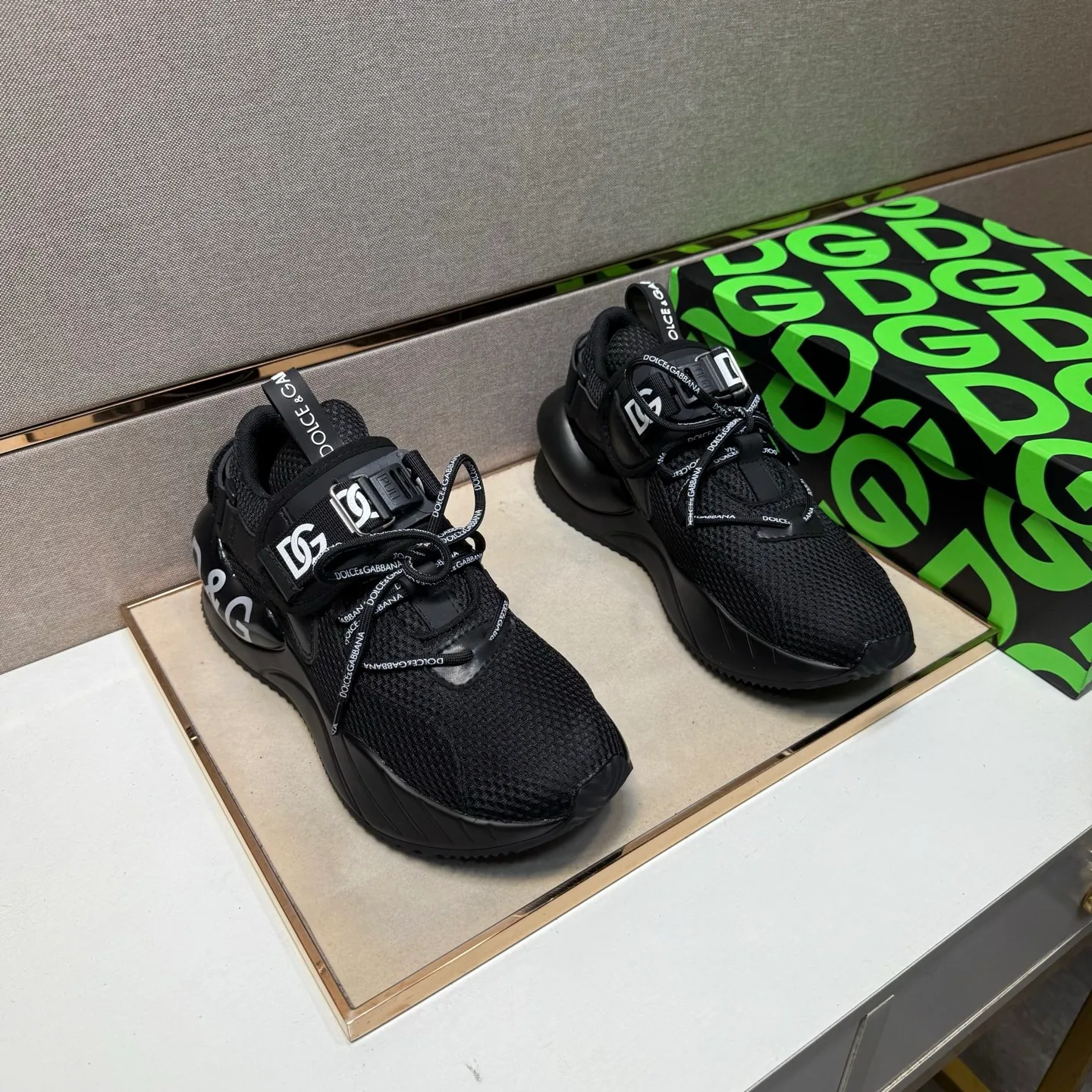 ⬛️Men's shoes 💰p540【DG～】couple casual shoes 2025z cabinet sales simultaneously 🔶Size: 35-44 #️⃣ 🔷2 colors🔜The upper is made of multi-material splicing➕Mesh lining, comfortable and breathable, sole: original comfortable and wear-resistant outsole, ⚠️real thing📱photographed🎬real thing is better📢📢📢